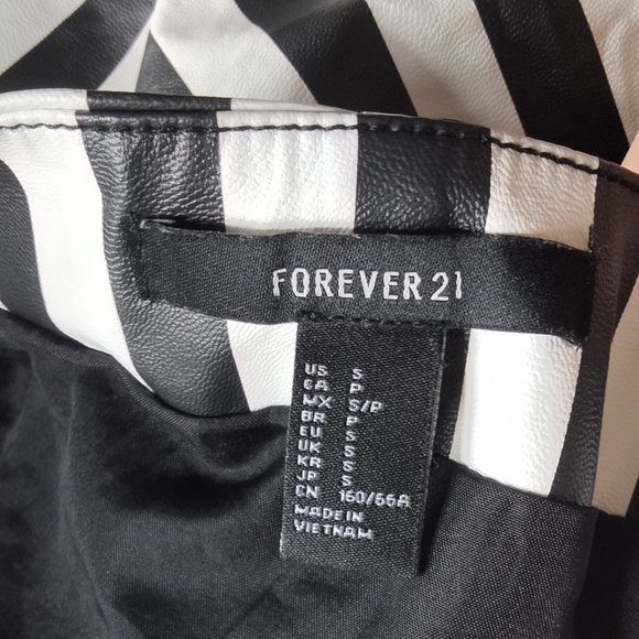 Forever 21 Striped miniSkirt - Picture 9 of 12